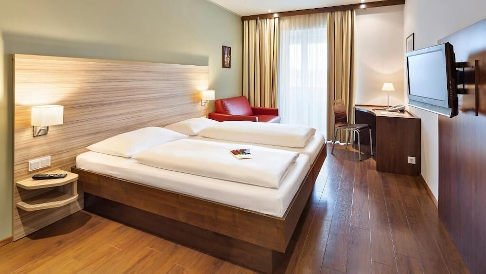 Four Points Flex by Sheraton Salzburg Messe 12/25