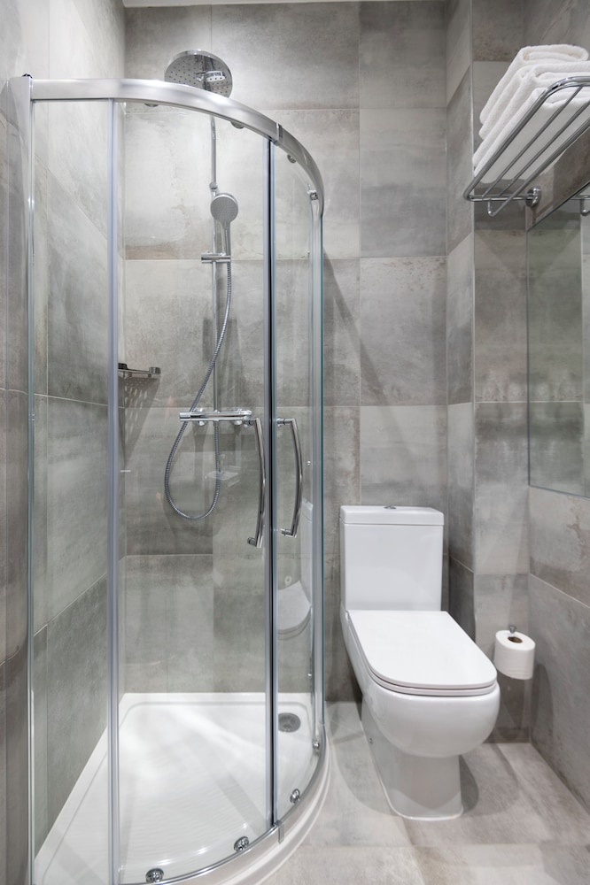غرفة ديلوكس بسرير مزدوج، Brit Hotels Earls Court 4/6