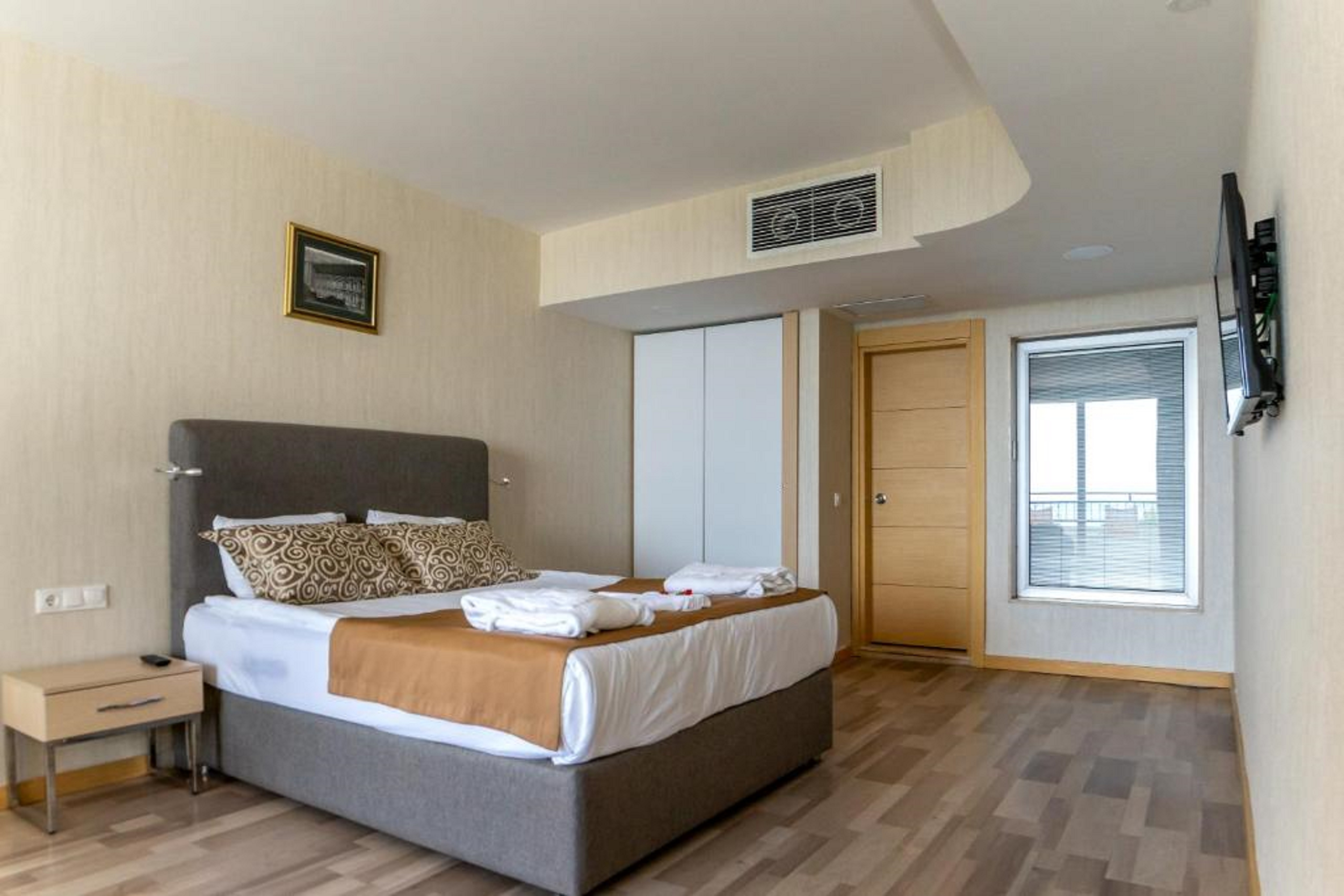 Room, Single, Double Bed, Land View
