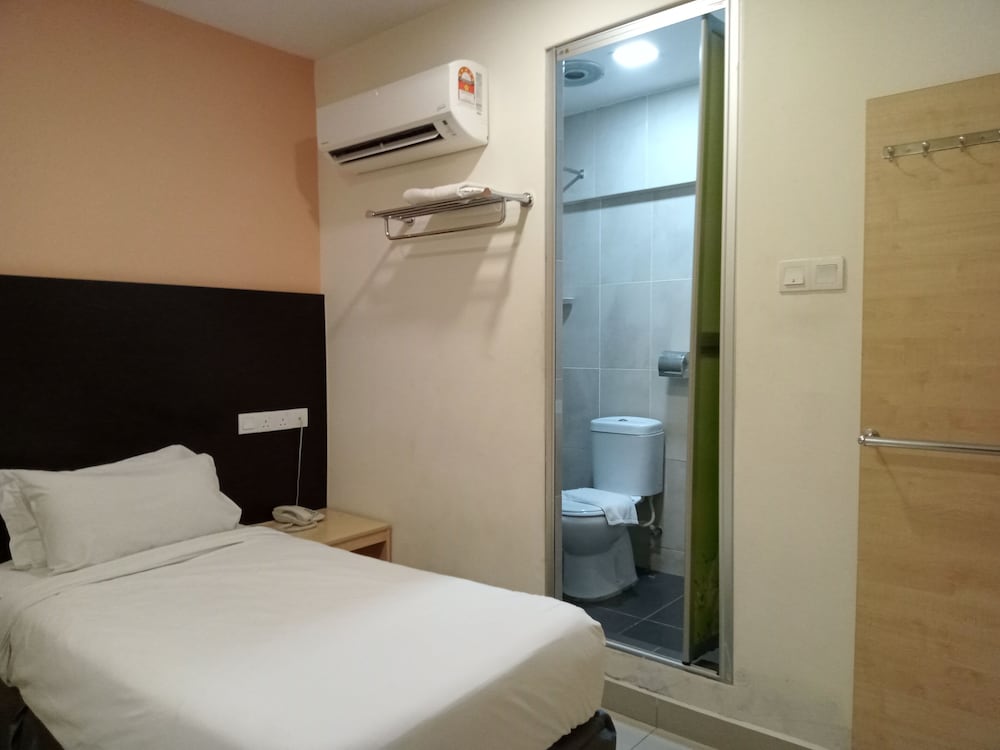 Avenue Bangi Hotel 11/36