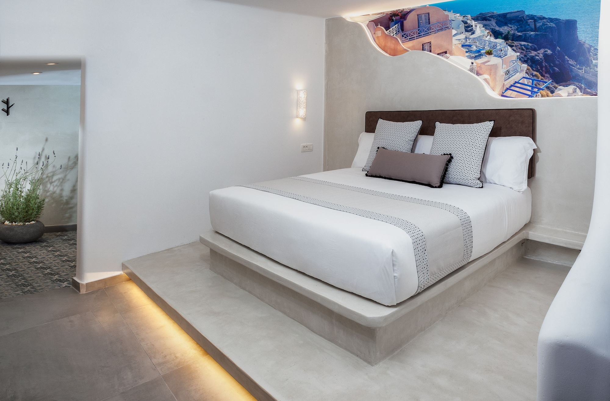SUPERIOR, SUITE, OUTDOOR JETTED TUB
