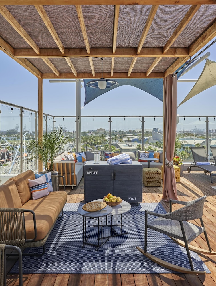 Hyatt Centric the Pike Long Beach 36/59
