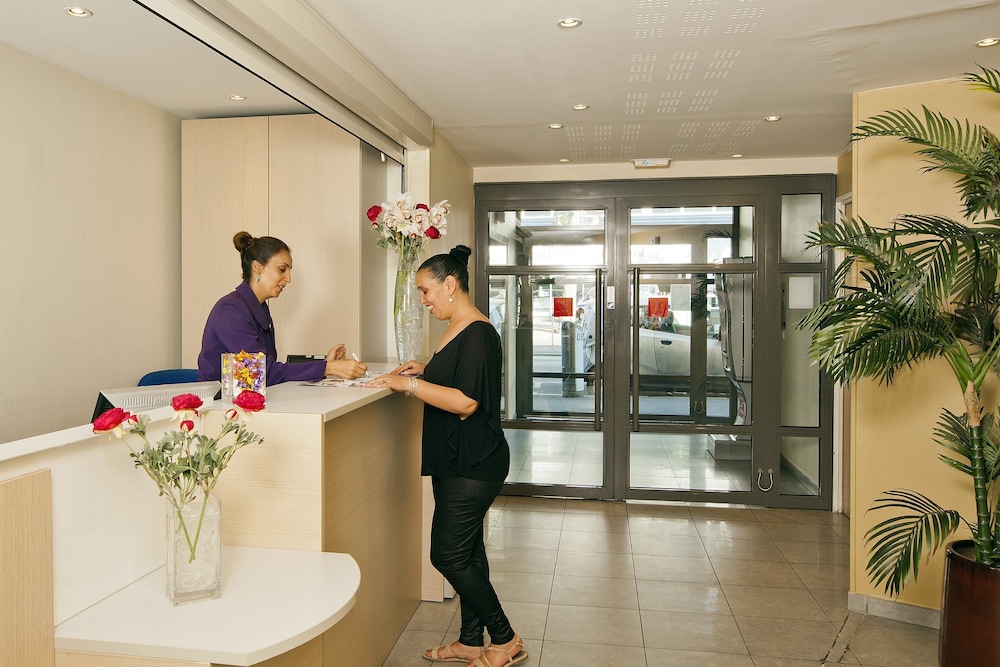Sejours & Affaires Paris Malakoff 10/36