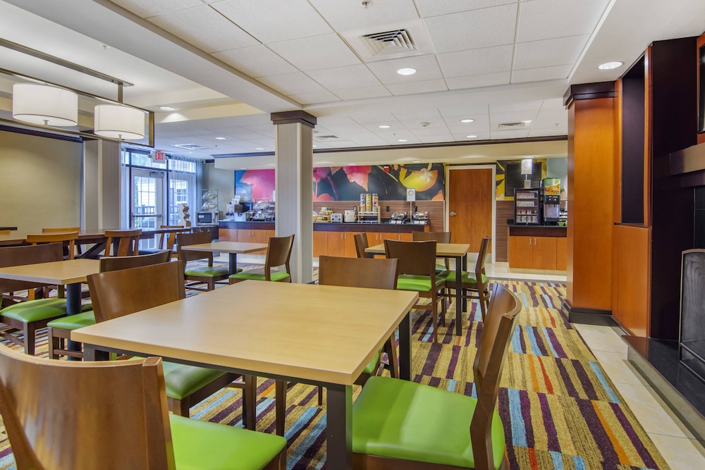 Fairfield Inn Suites Hooksett 36/50