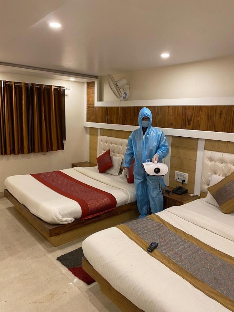 Hotel Glow Inn 15/50
