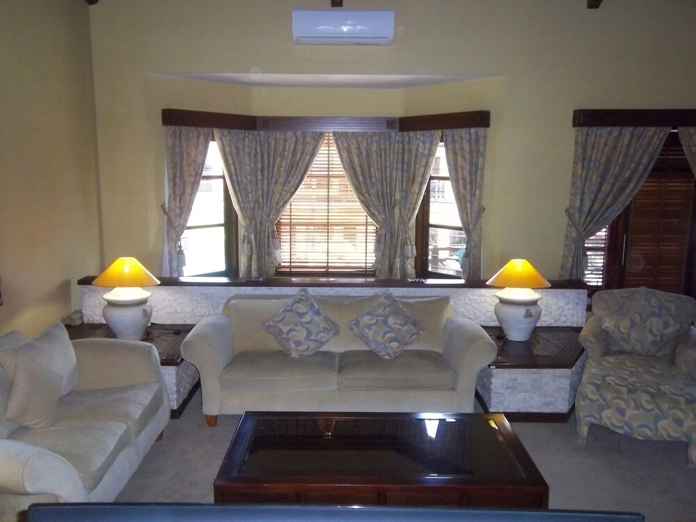 Apel Villa Sanur 37/54