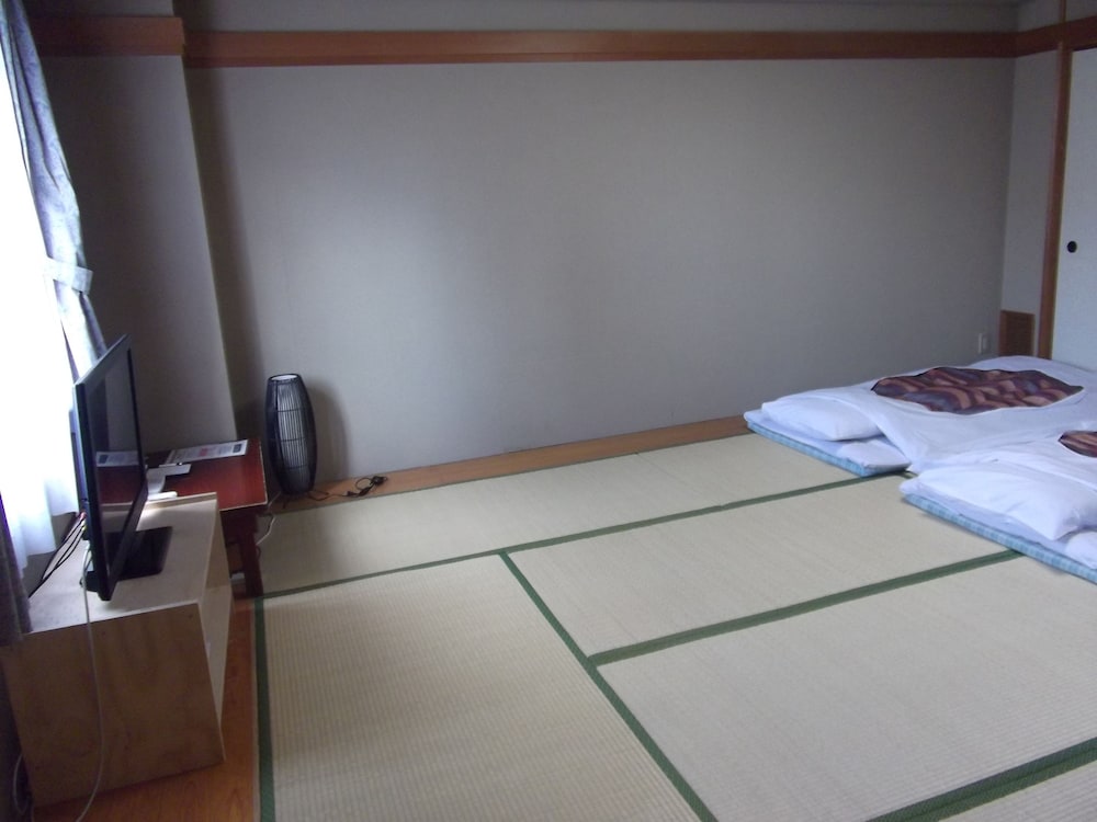 Ichikawa Grand Hotel 12/38