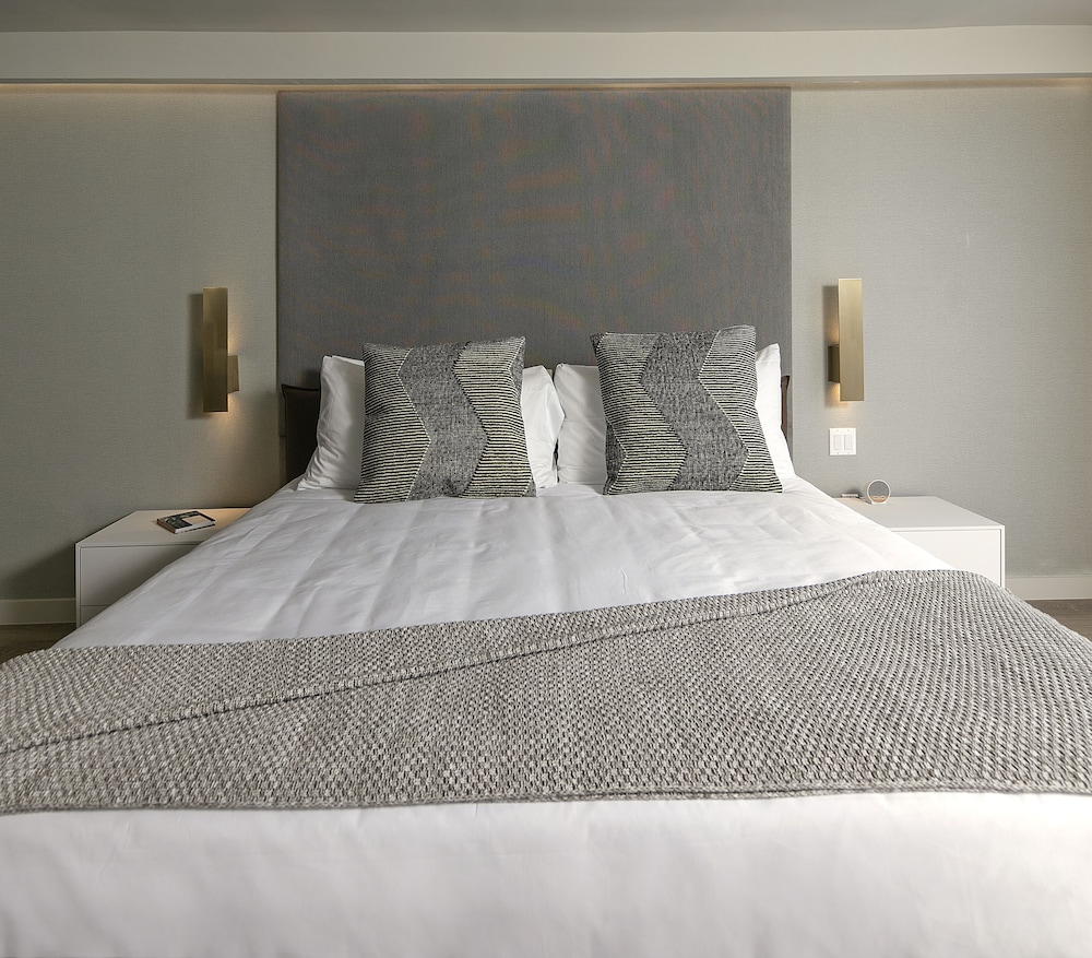 La Jolla Cove Suites 31/65