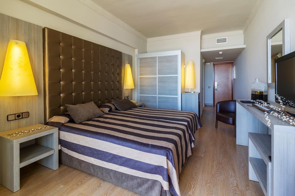 Panorama Hotel 3/32