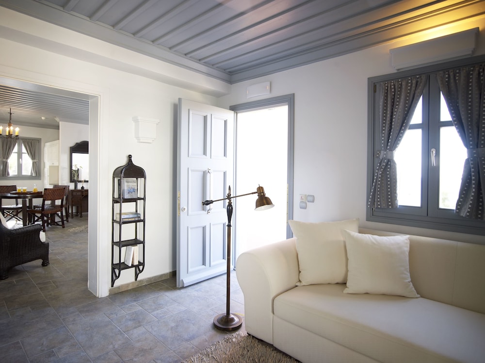 Porto Kea Suites 43/70