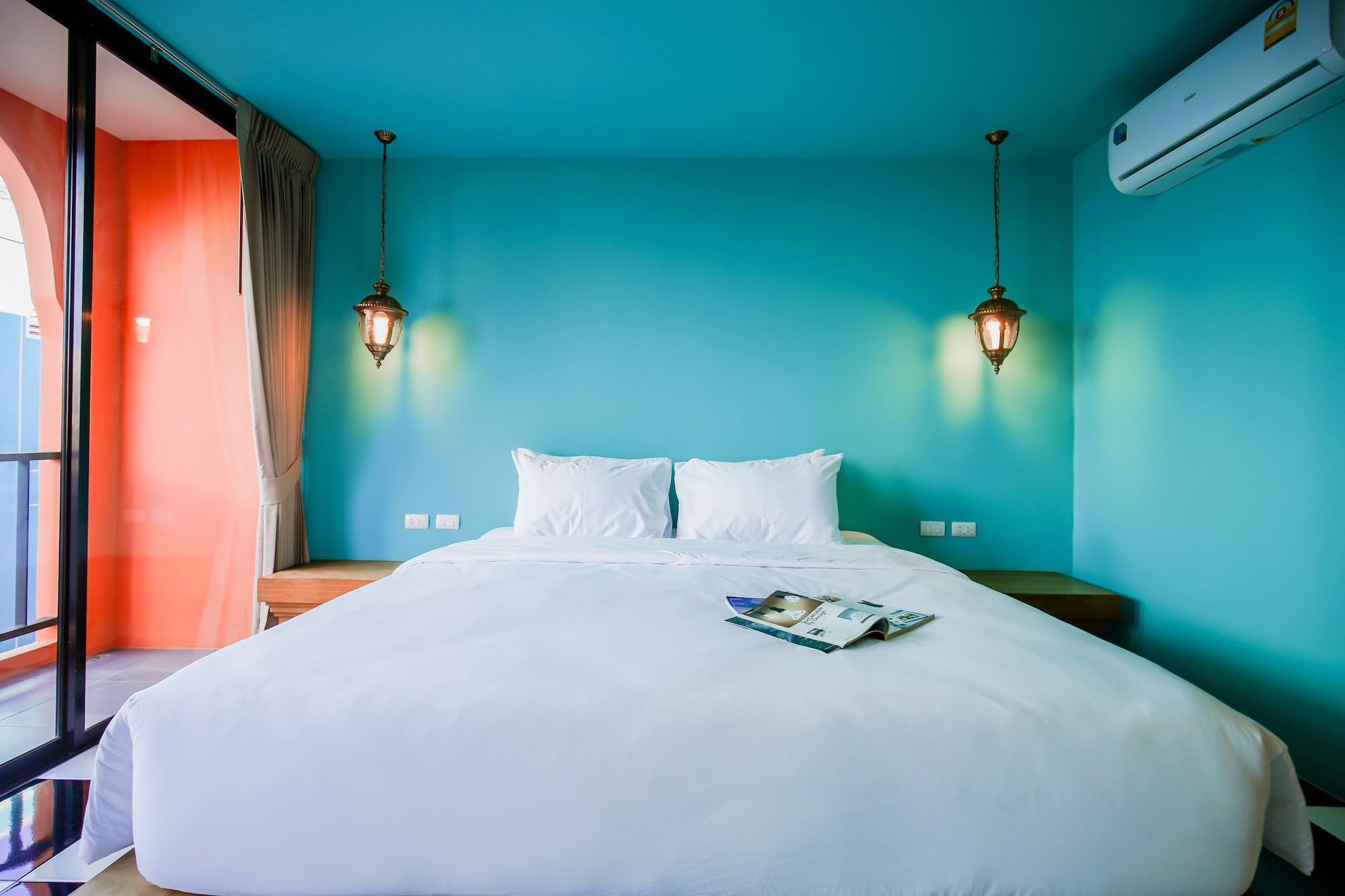 DELUXE, DOUBLE BED
