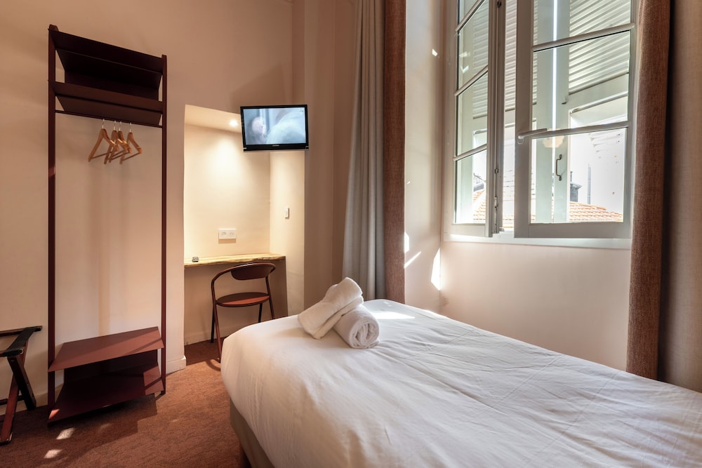 Richelieu Hotel 33/68