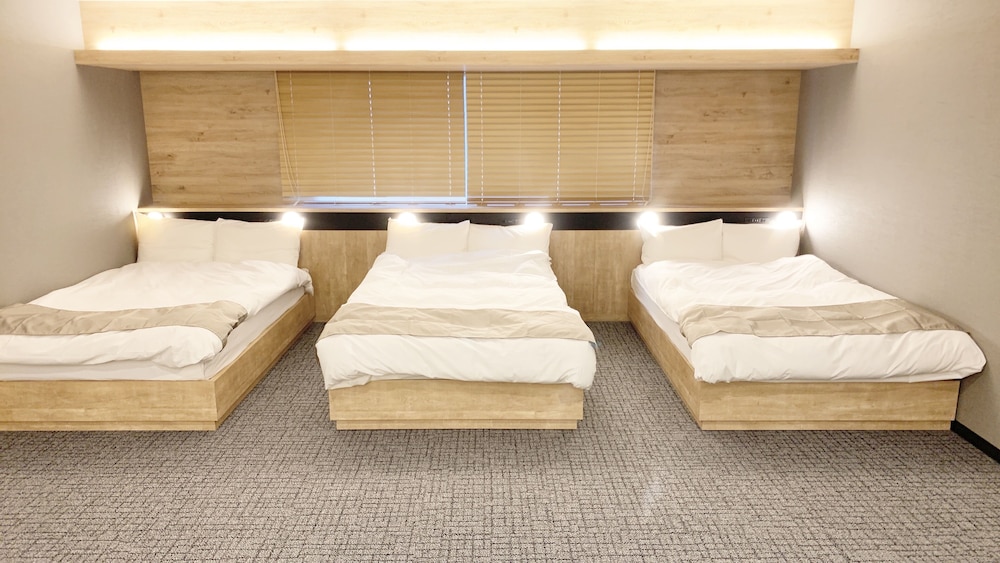 First Cabin Midousuji Namba Gender Specific 32/46