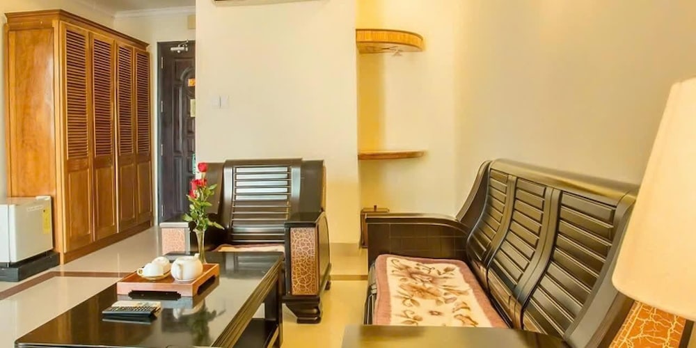 Golden Sea Hotel 33/41