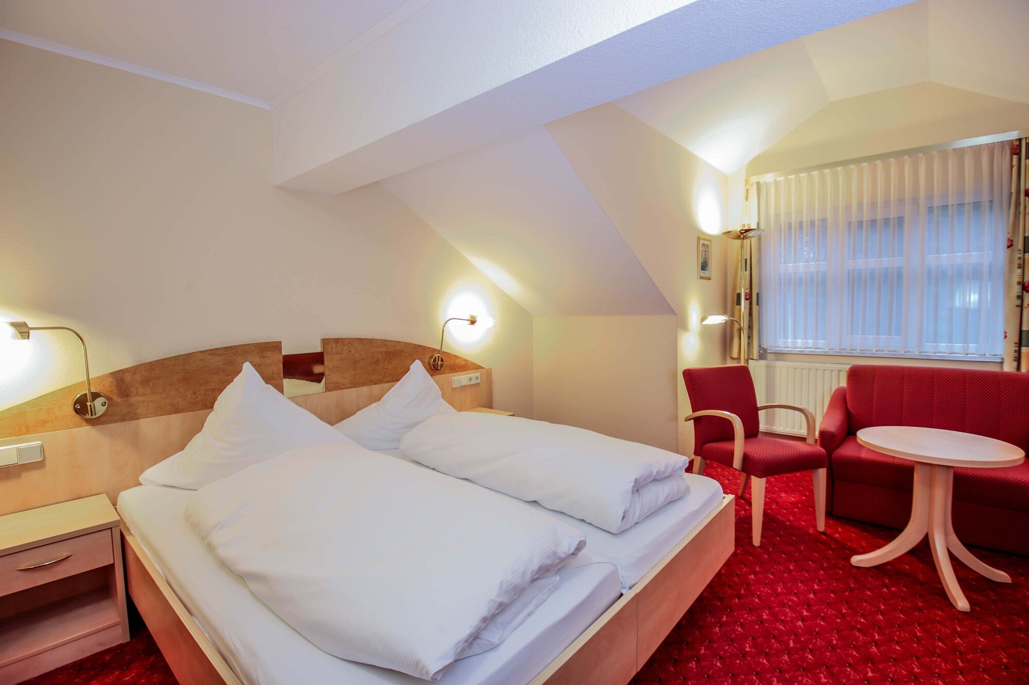Standard, Queen Bed