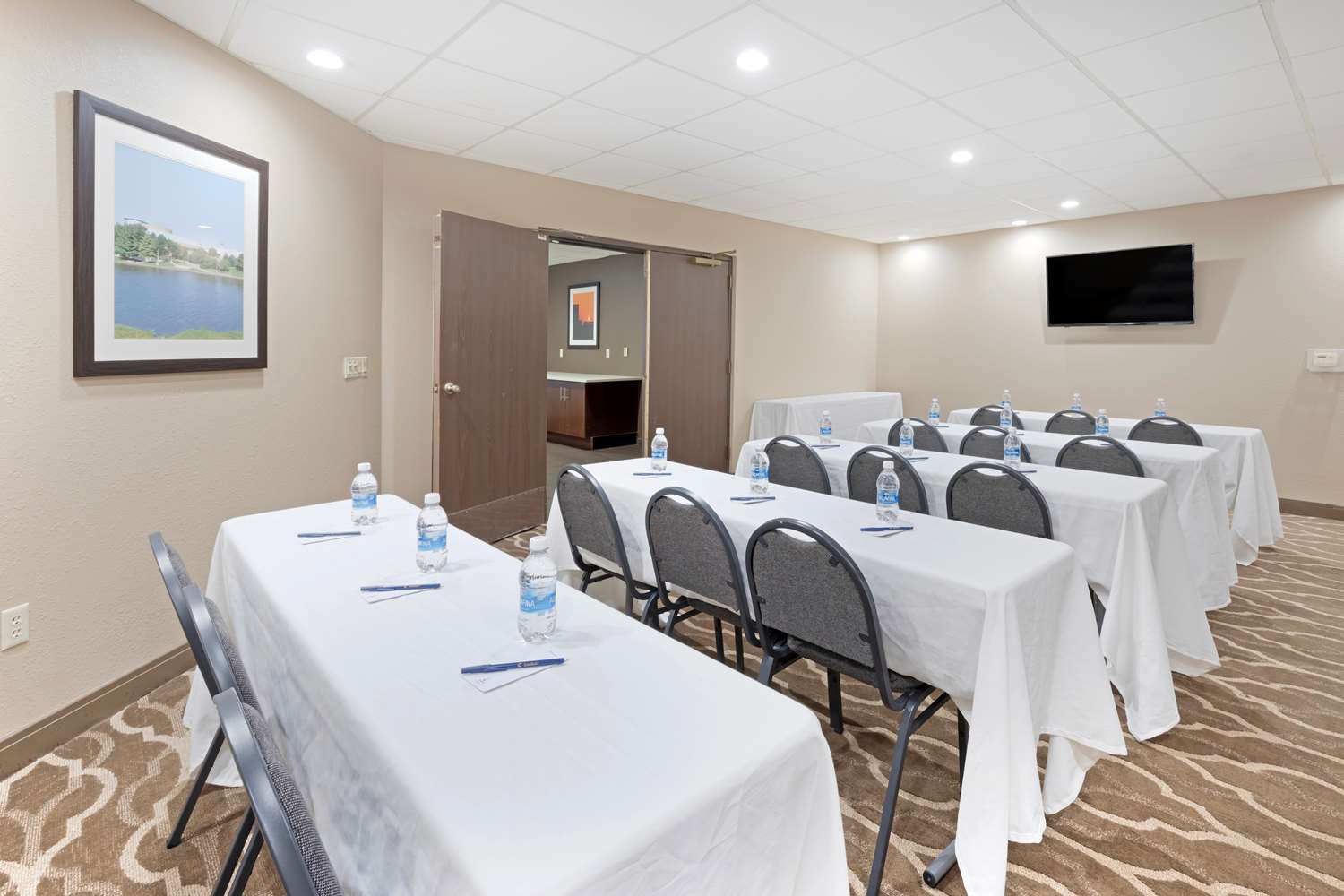 Comfort Inn and Suites Wichita Northeast, KS 23/27