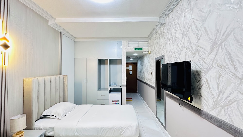 DELUXE, TWIN BEDS