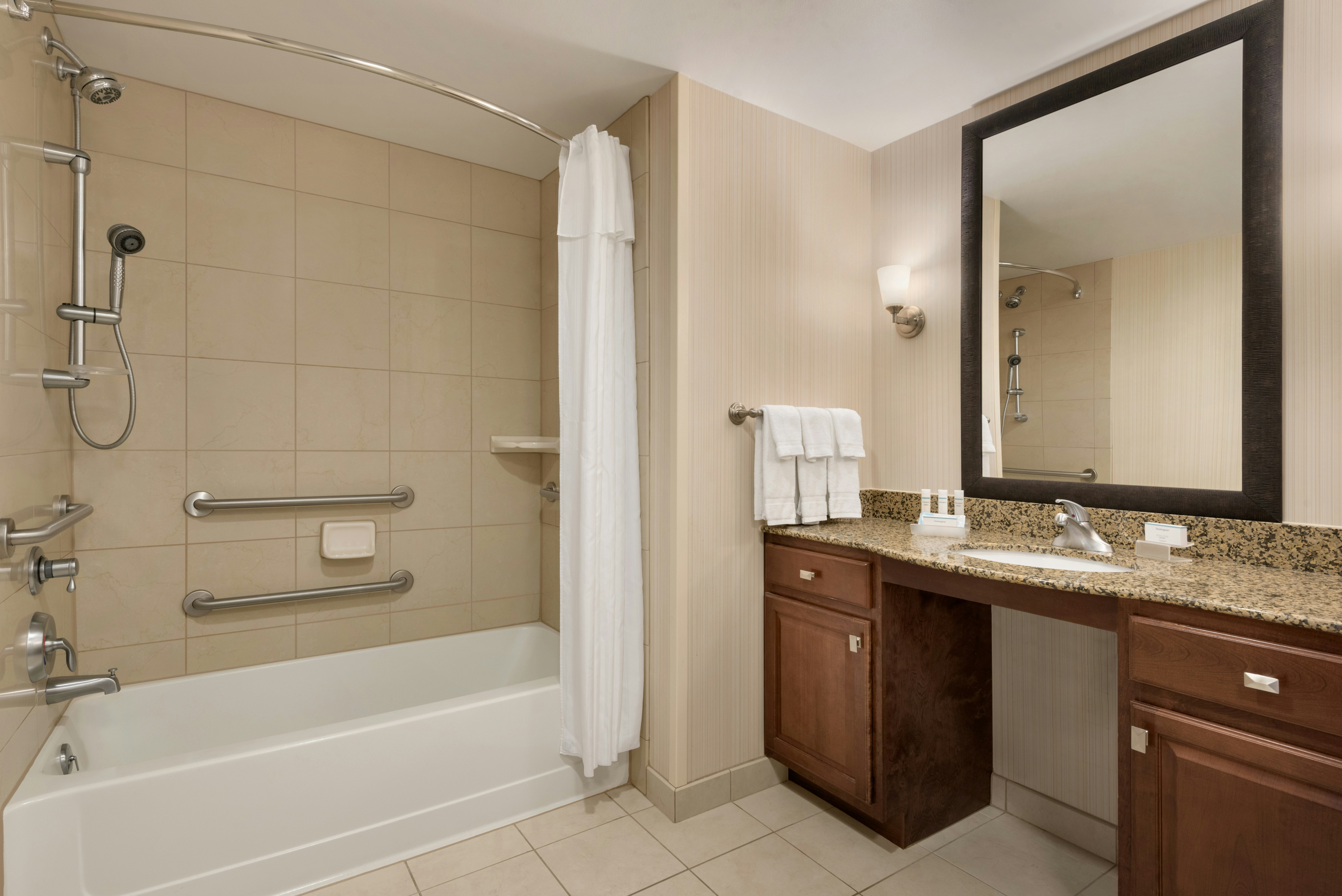 1 BEDROOM, SUITE, KING BED