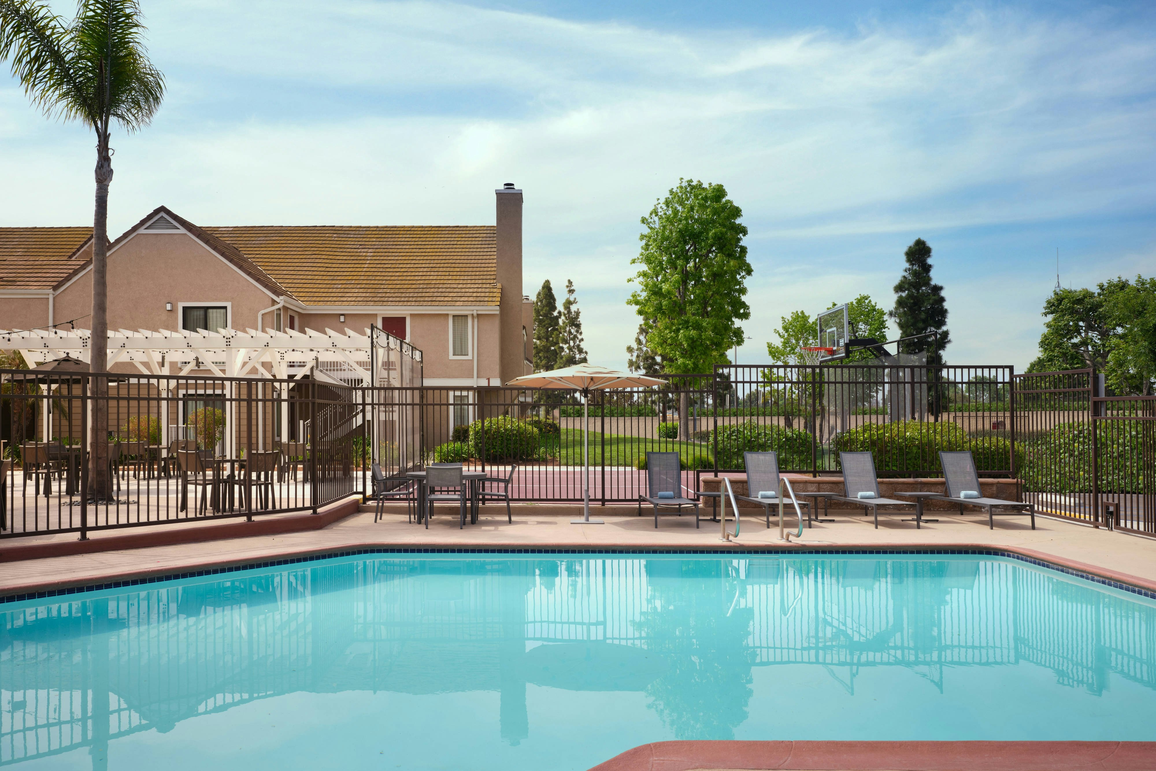 Residence Inn Costa Mesa Newport Beach 4/38