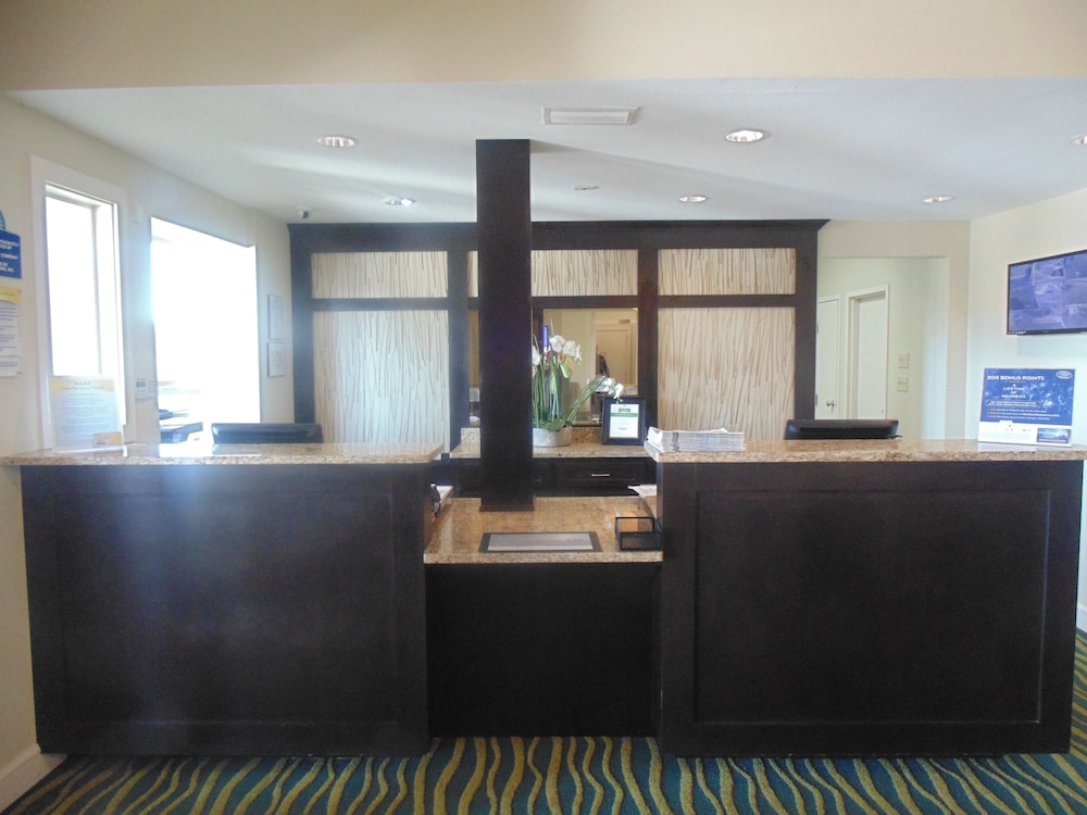 Days Inn by Wyndham Adel I-75 8/38