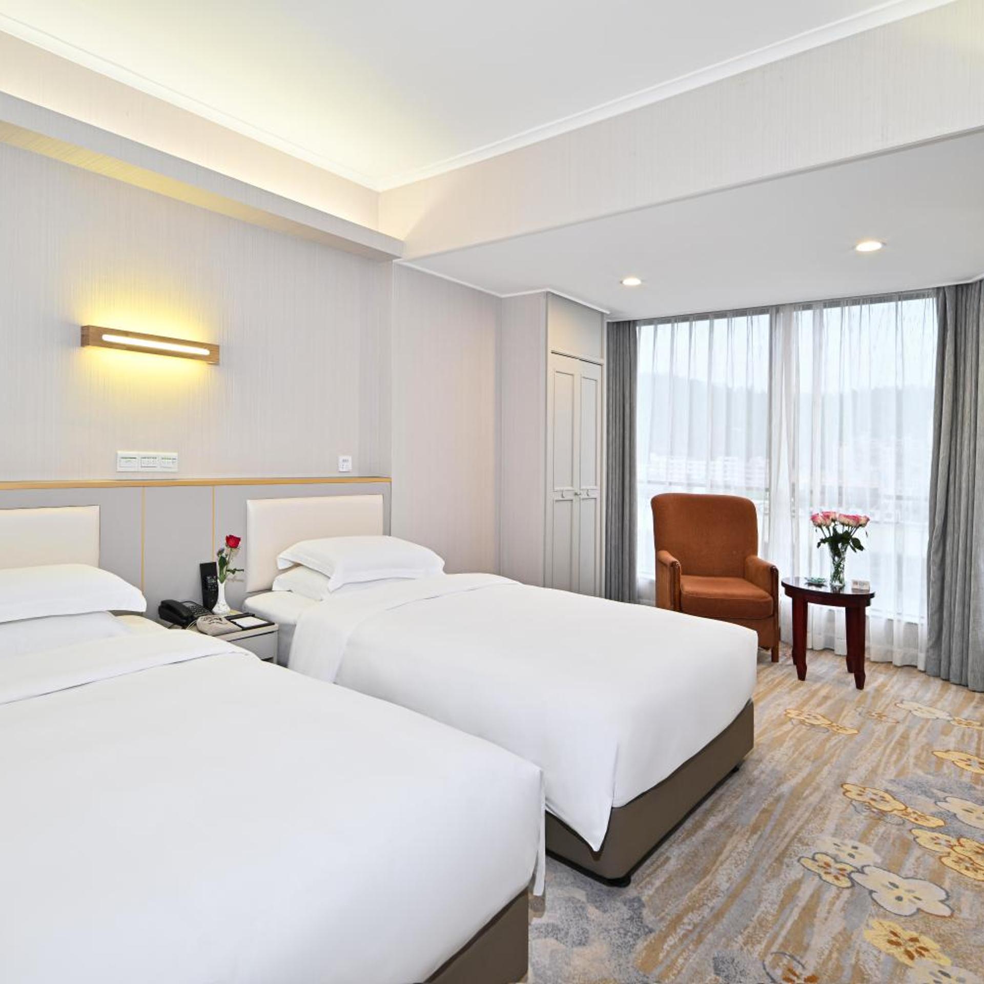 Twin Beds, Panoramic Floor