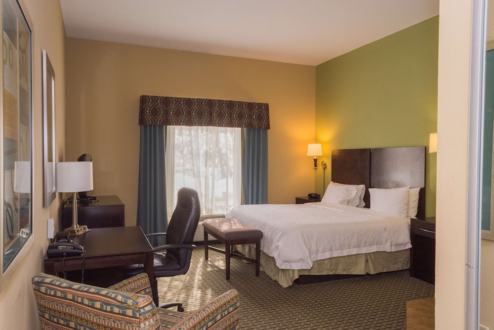 Hampton Inn Dandridge, TN 7/46