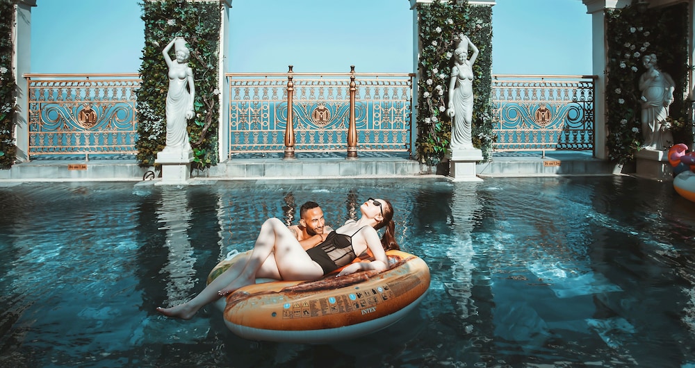 Monarque Hotel 24/50
