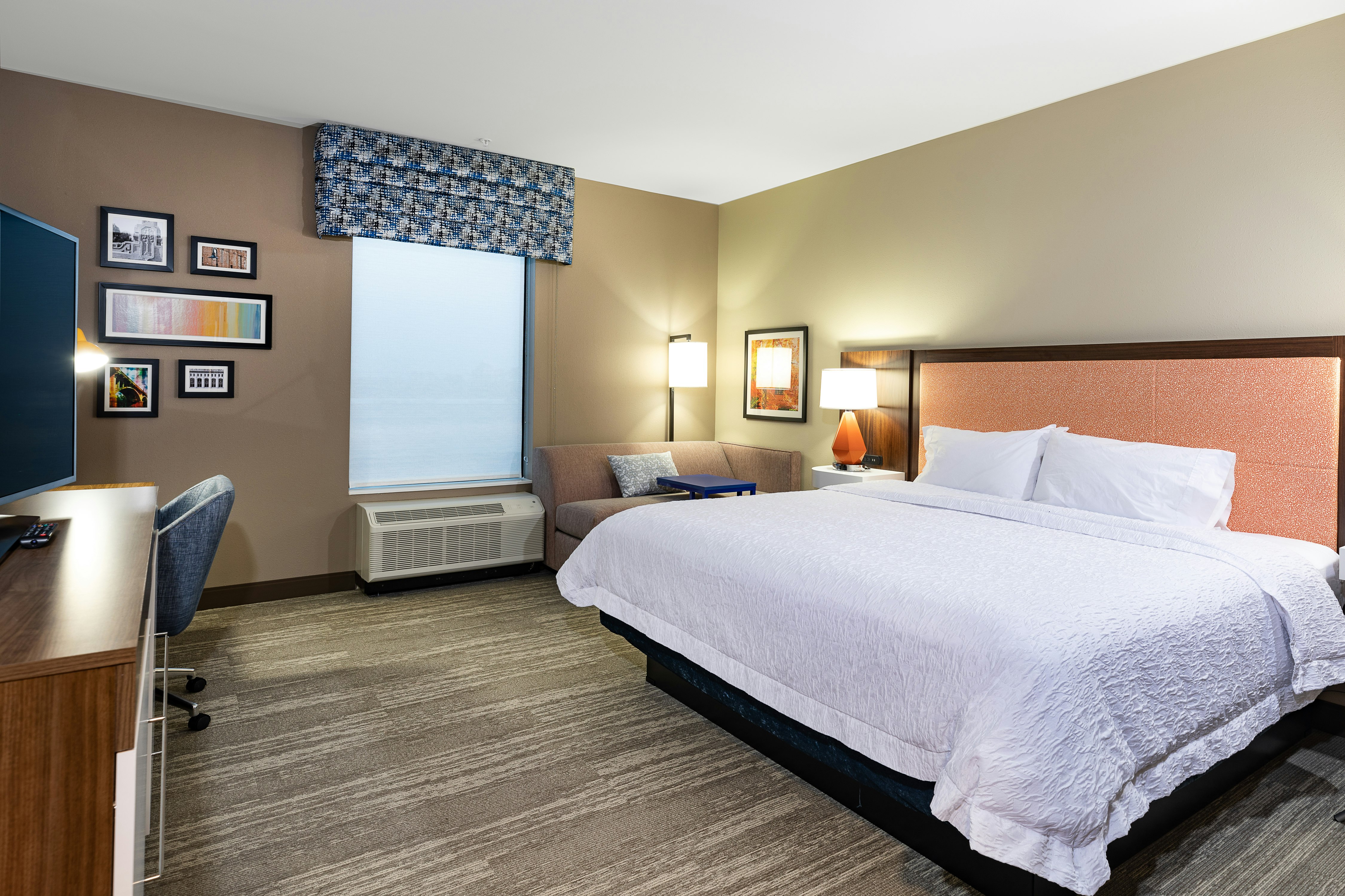 ROOM, KING BED, SOFA, ACCESSIBLE