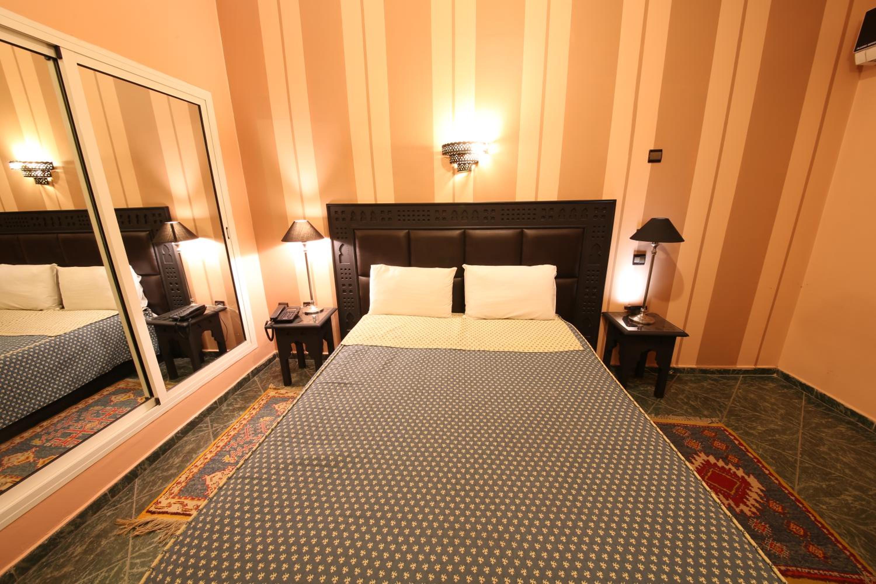 AKOUAS HOTEL 26/46