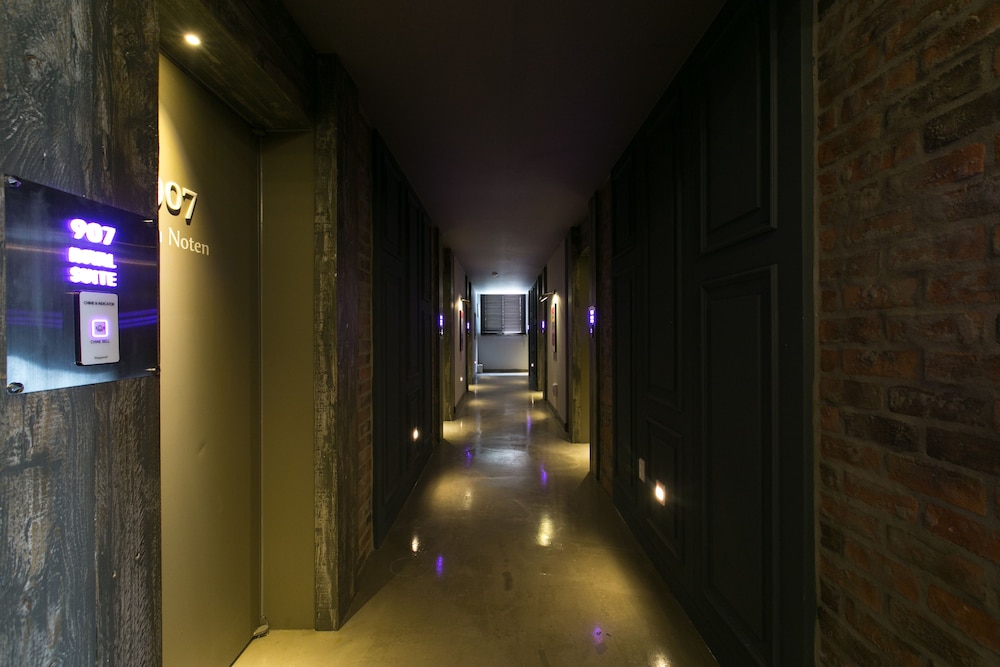 Italian Summer Boutique Hotel 66/74