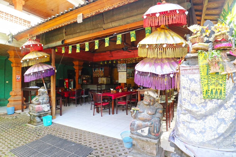 Bali Senia Hotel 4/42