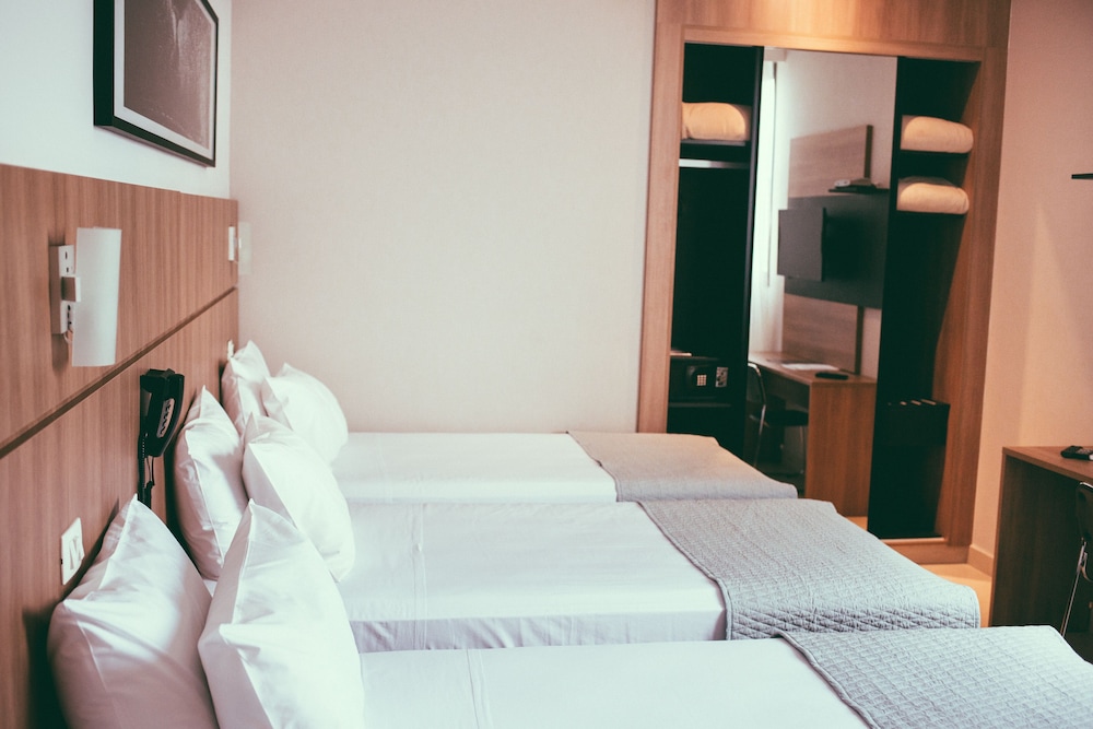 Gold, Triple, Twin Beds, 3 Beds