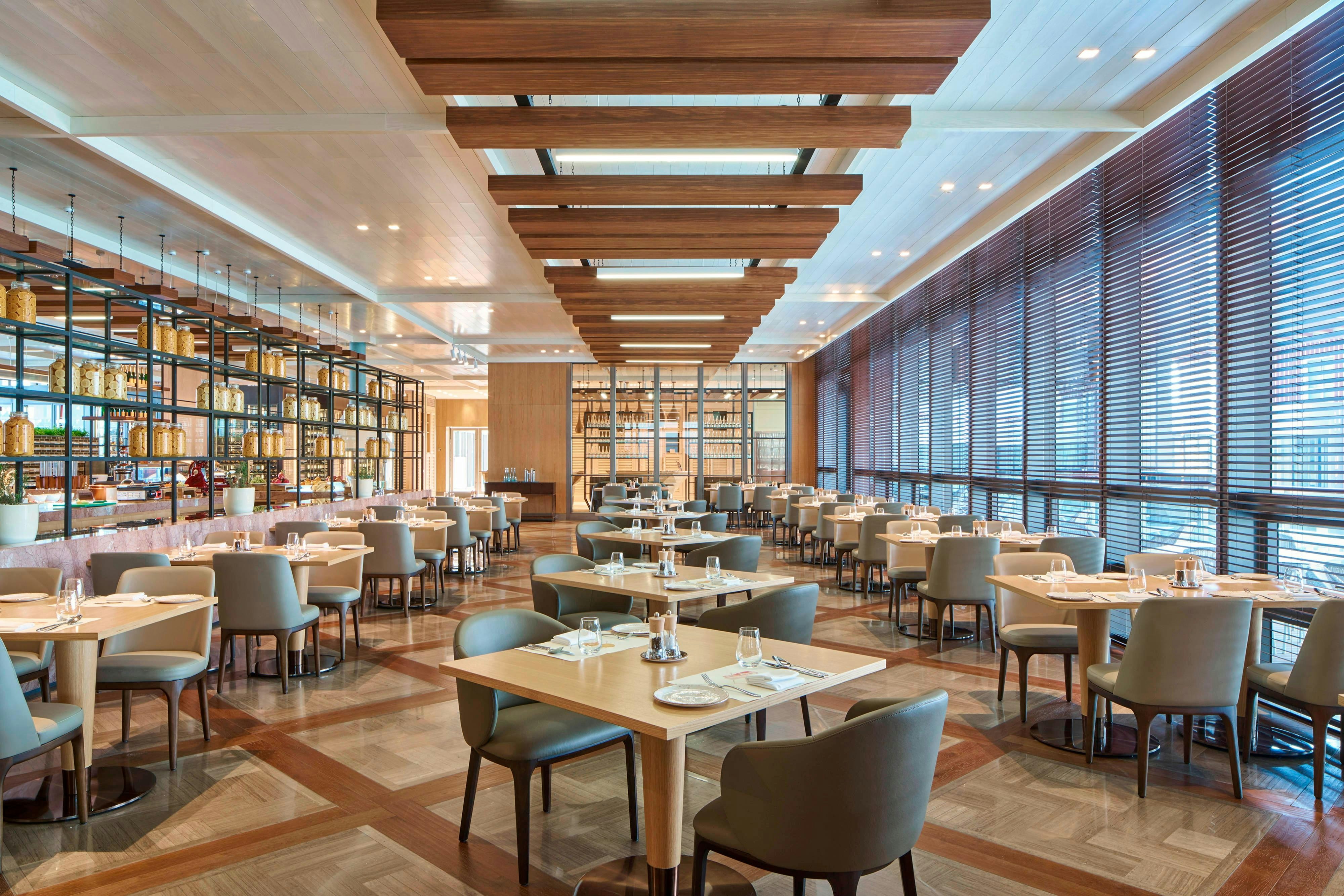 Marriott Jeju Shinhwa World Hotels and Resorts 14/18