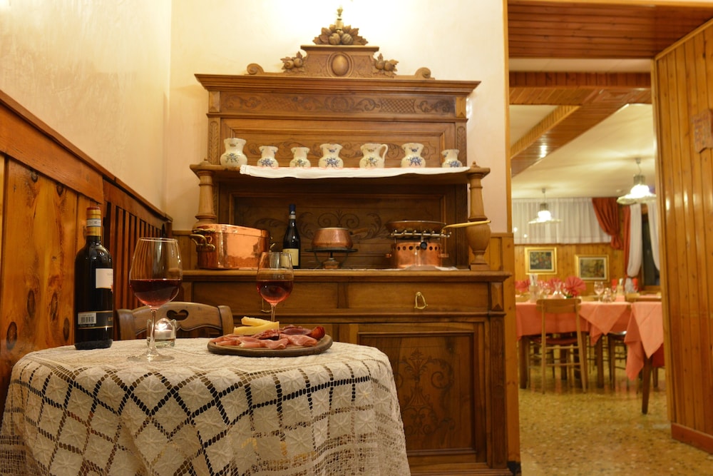 Gufo Hotel Sat Arr Dep Only 6/47