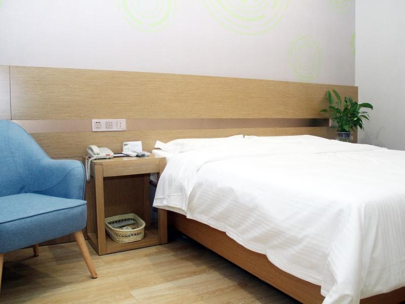 GreenTree Inn Lvliang Xiaoyi City Fuqian Street Hotel 8/22