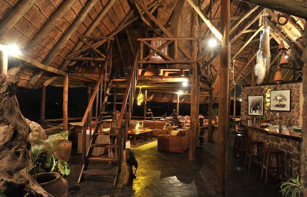 MUCHENJE SAFARI LODGE(T) 15/16