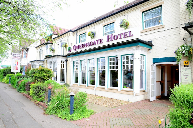 The Queensgate Hotel 2/35
