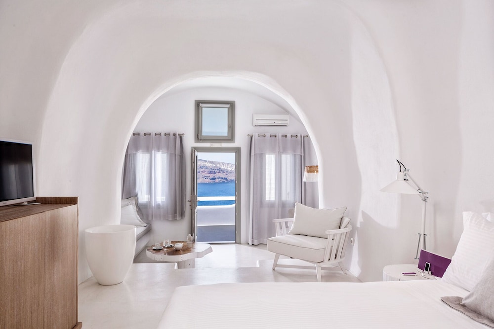 Charisma Suites 45/62