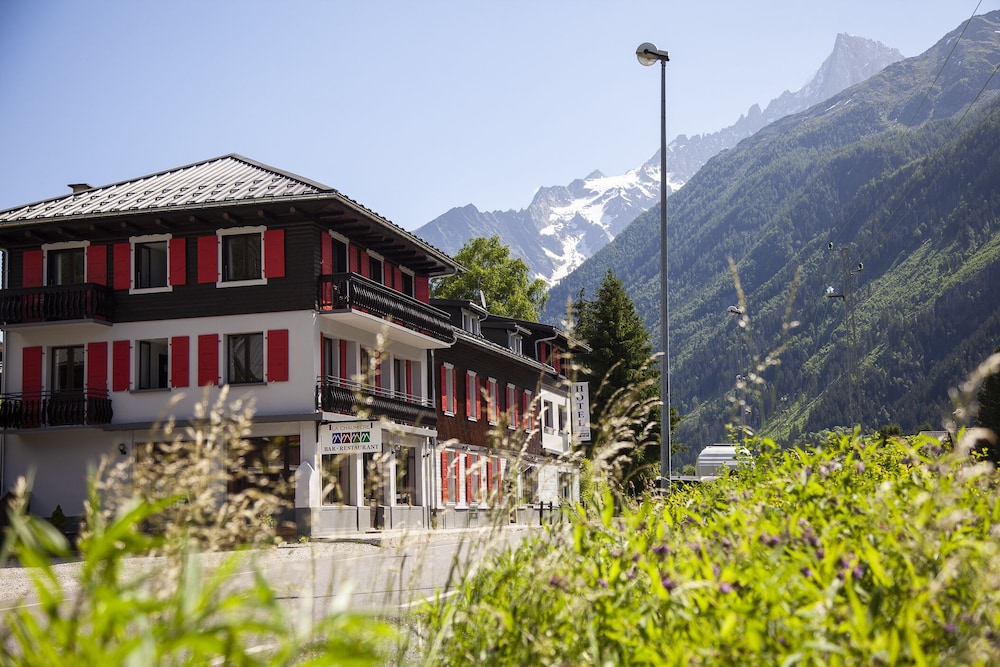La Chaumiere Mountain Lodge 3/50