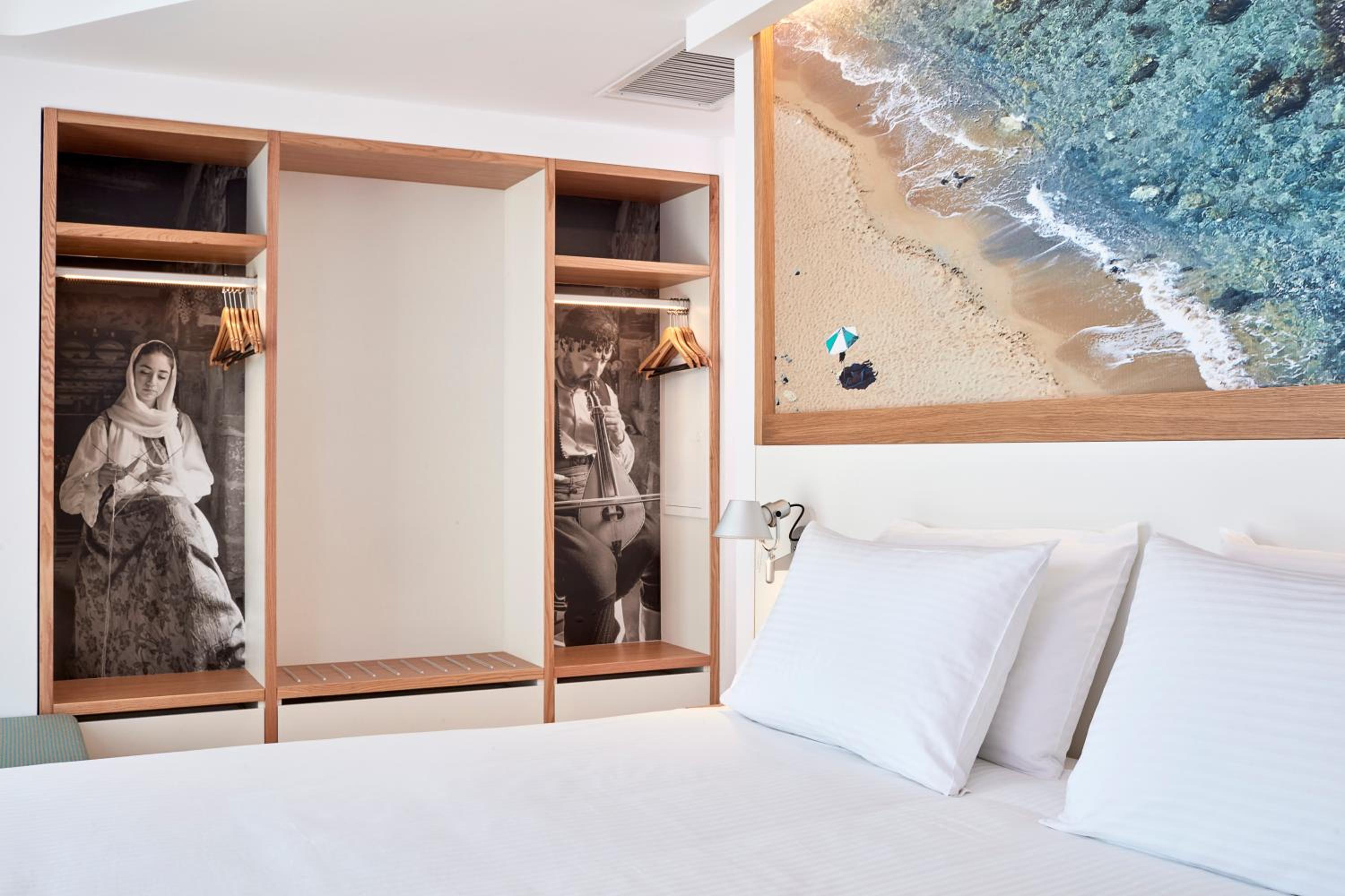Urban, Deluxe, Sofa، Olive Green Hotel 9/10