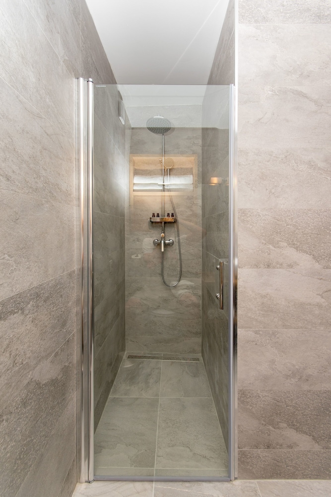 Ora Luxury Rooms 25/44