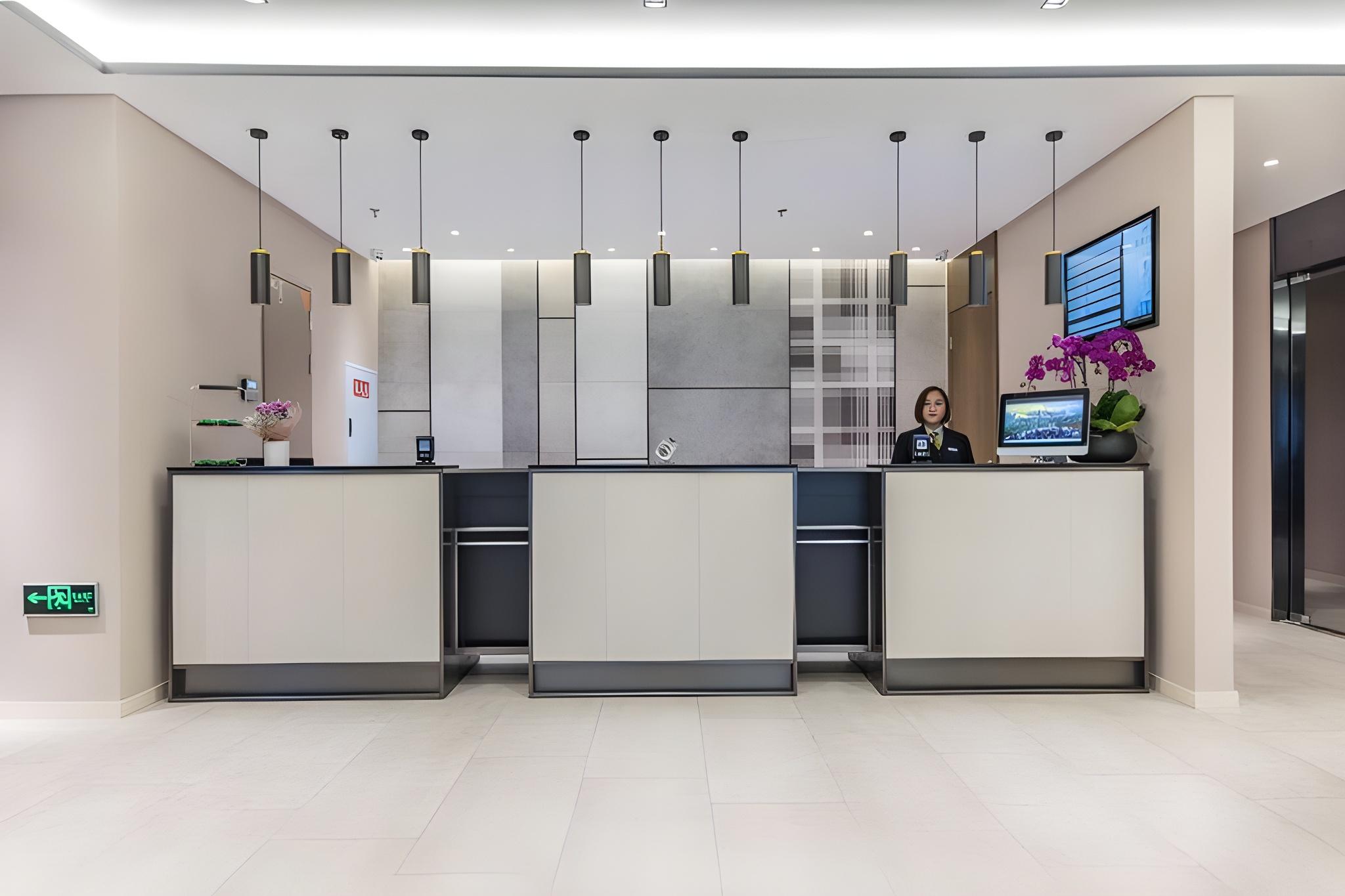 Home Inn Plus (Chongqing Jiefangbei Pedestrian Street) 7/42