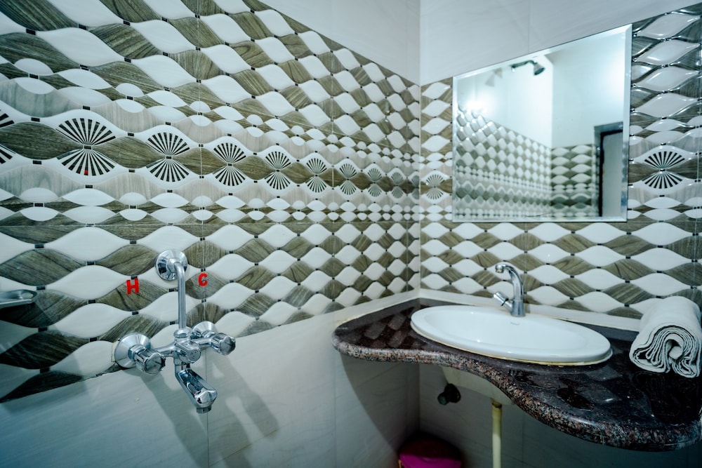 Hotel Akashdeep 40/50