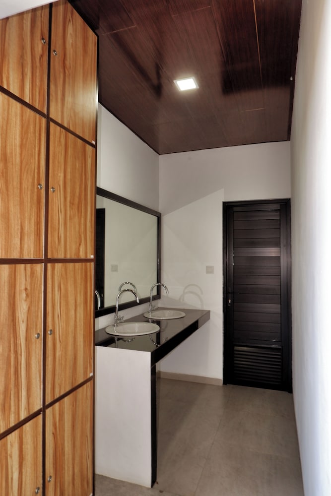 Guest House 555 NKI 28/50