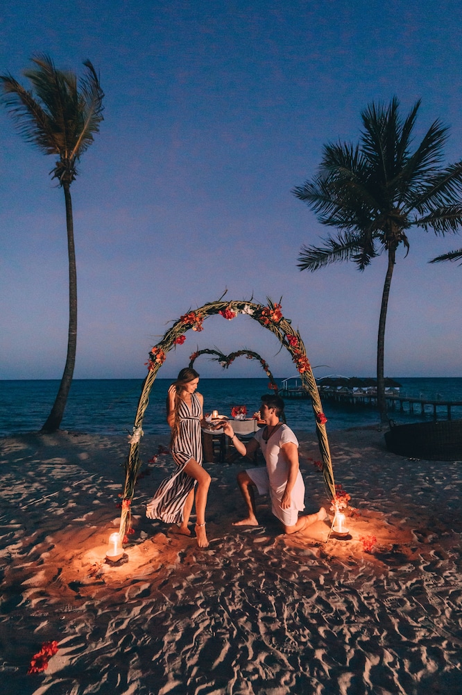 Blue Moon Resort 36/50