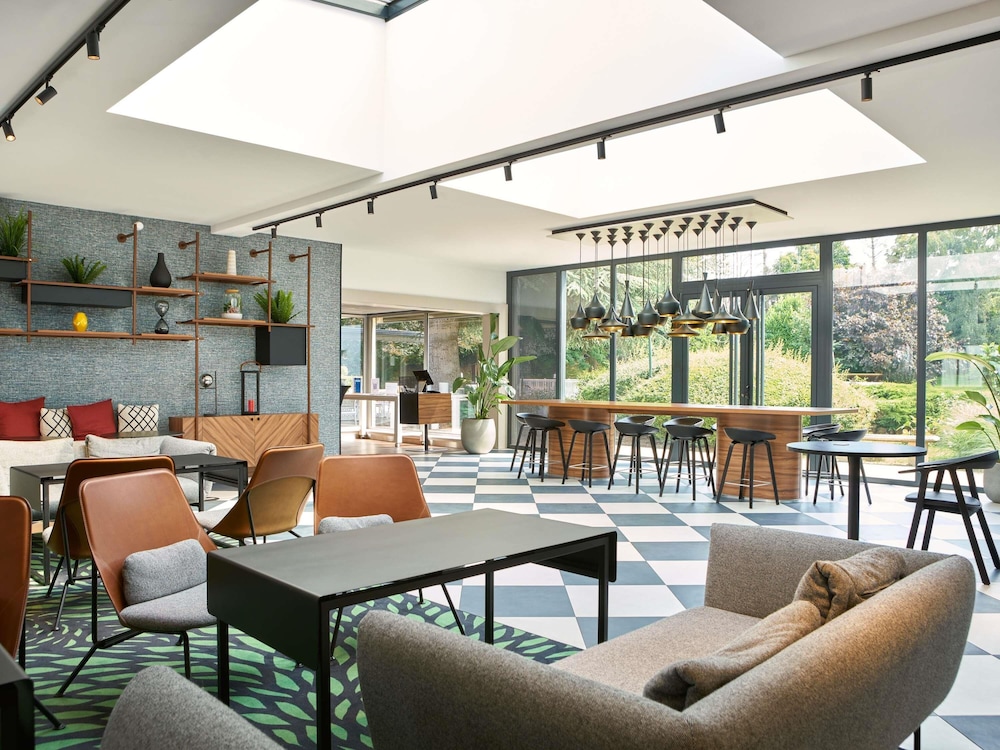 NOVOTEL MASSY PALAISEAU 54/80