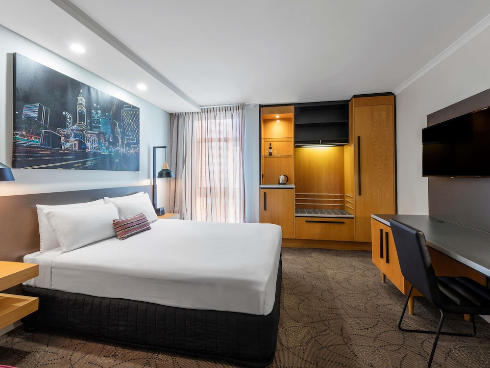 Mercure Brisbane King George Square 18/73