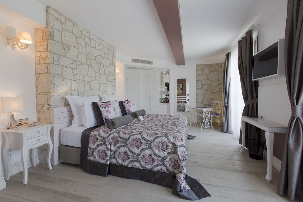 Cella Boutique Hotel 12/44