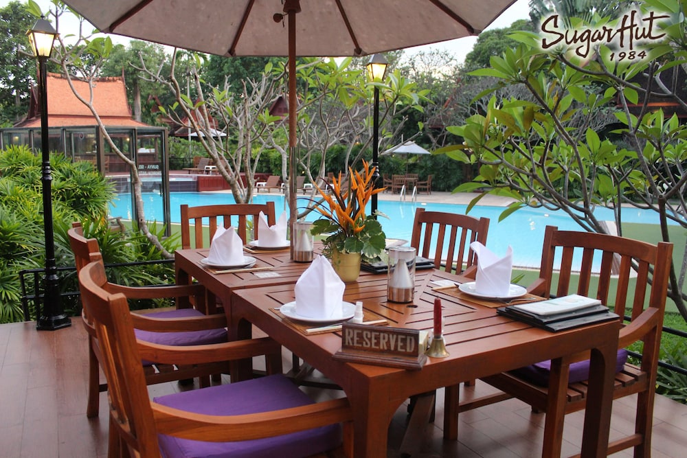 Sugar Hut Resort 54/74