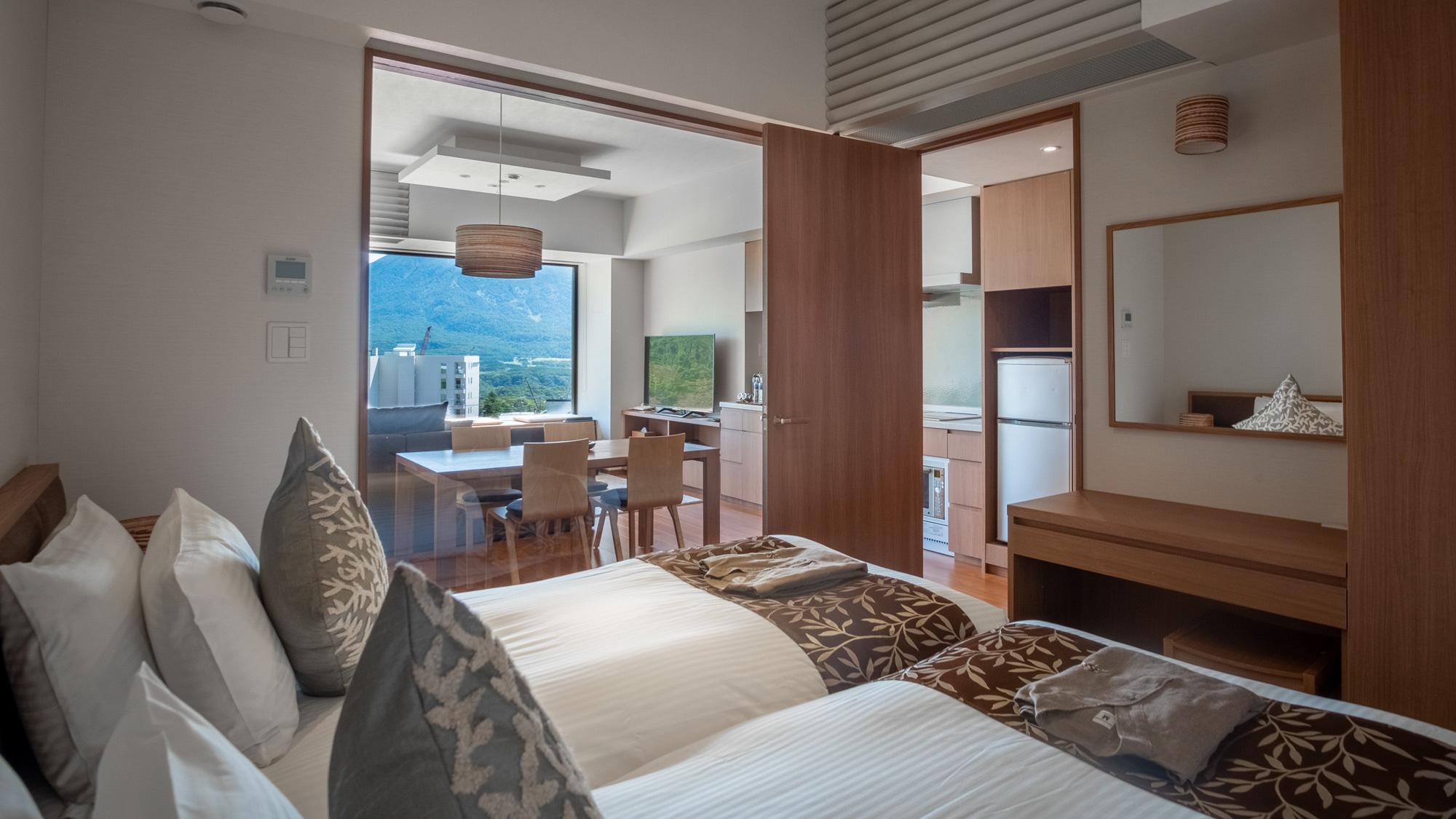 2 Bedrooms, Standard, Mountain View, Living Area